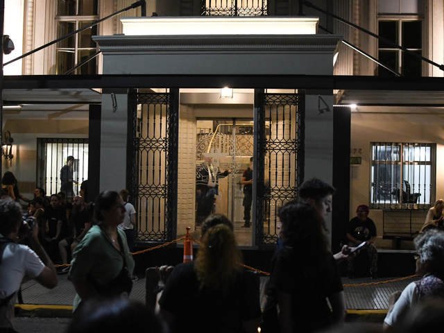 Internaron a Cristina Kirchner en el Sanatorio Otamendi y la operaron por un cuadro de apendicitis