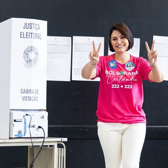 Los Bolsonaro amplían su presencia en el Congreso con las elecciones en Brasil: entran la esposa del ex presidente y dos hermanos de Flavio