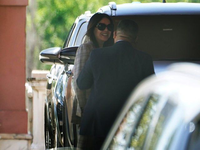 El Gobierno impulsa vouchers por planes sociales para achicar un gasto de un billón de pesos por año