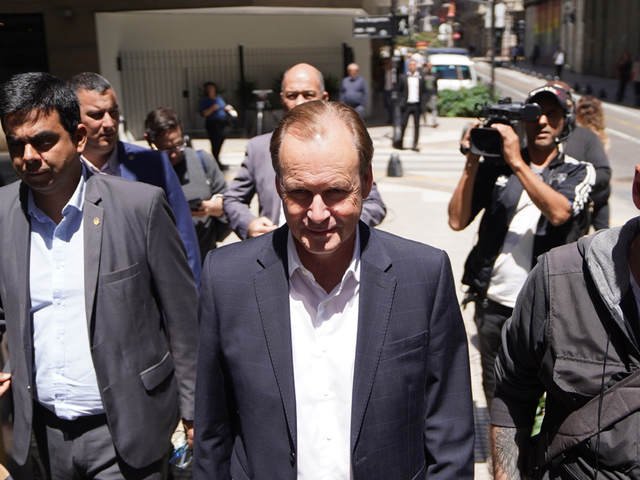 Avanza una investigación por presunto enriquecimiento ilícito contra un ex gobernador del PJ y allanan a un empresario cercano