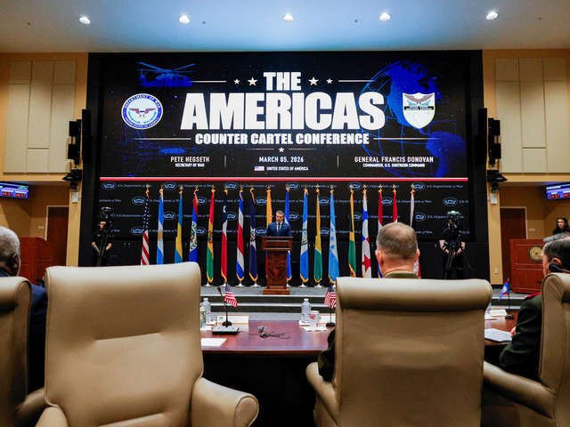 En una conferencia en Miami, el ministro Presti firmó un acuerdo para cooperar en la lucha contra el narcoterrorismo en la región