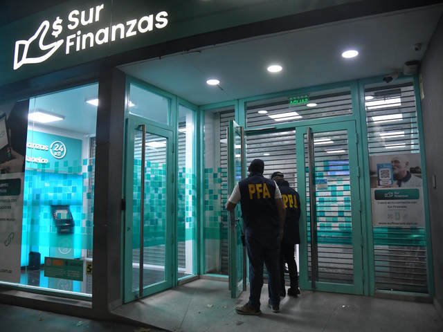 La historia del monotributista que movió $ 87.000 millones de Sur Finanzas: declara vivir en una casa sin terminar pero se compró un auto de lujo