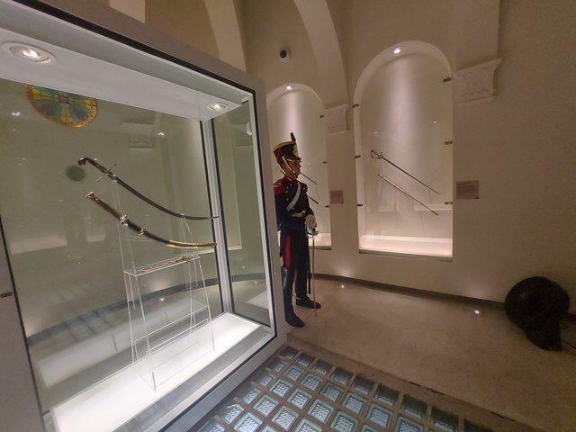 Renunció la directora del Museo Histórico Nacional tras la confirmación de que el sable corvo de San Martín volverá al Regimiento de Granaderos