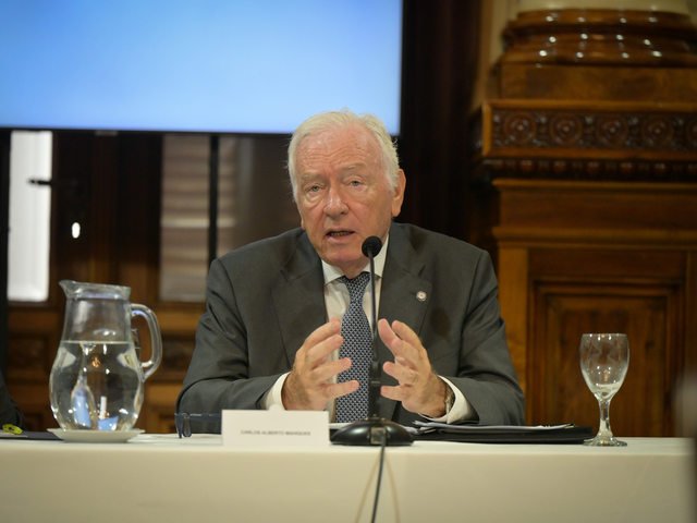 El padre del ministro de Justicia pidió que se sancione a los jueces que les dan información a los periodistas