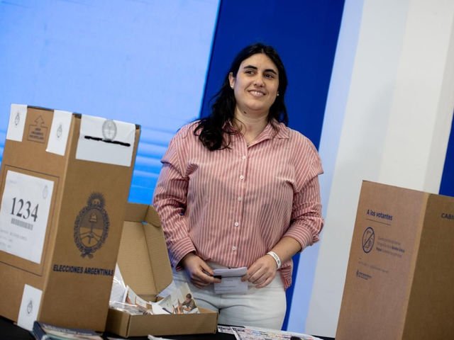 El Gobierno hizo el simulacro del recuento de votos y anunció que los primeros resultados estarán a las 21 horas