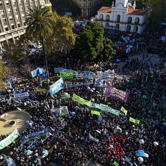 Todas las fotos de la marcha de la CGT a Plaza de Mayo por el Día del Trabajador