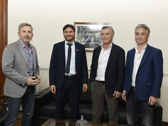 Macri ya no dice que no, un salvataje a Patricia y el mileísmo en su peor hora