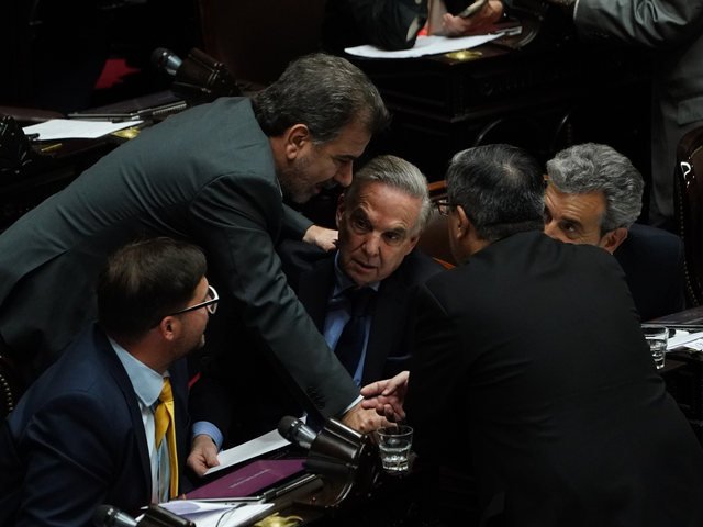 Tensión en la oposición: los K le meten presión al PRO y a la UCR contra la reforma en la Ley de Inteligencia