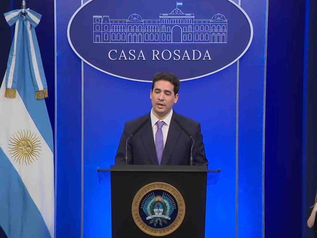 El texto que leyó el nuevo vocero de Milei cuando le preguntaron por Manuel Adorni: “No es mi rol hablar de detalles del caso”