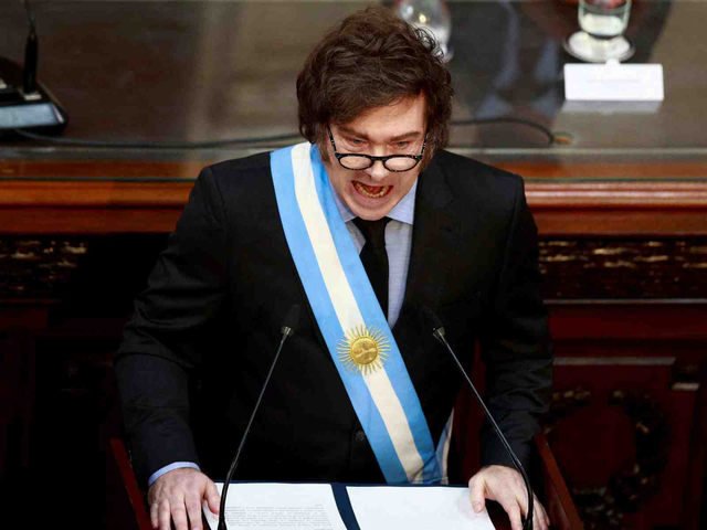 Nueva encuesta electoral: midieron a Javier Milei en tres escenarios para 2027 y ganó sólo en uno