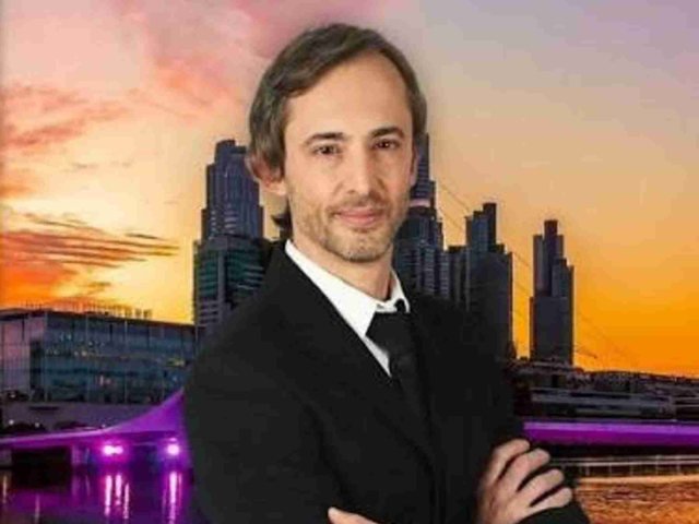 El Gobierno designa a un periodista militante como nuevo director de Radio Nacional