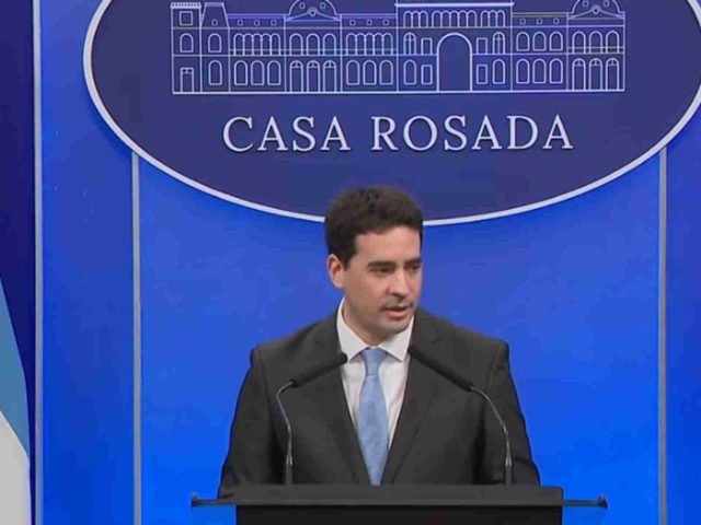 El vocero de Milei confirmó que el Presidente hablará por cadena nacional el próximo jueves para explicar la reforma del Banco Central