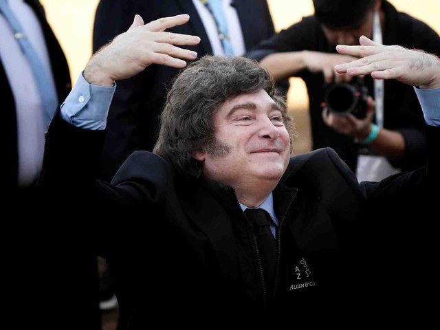 Duras críticas a Milei por el DNU migratorio: “Si Brasil o España aplicaran la misma norma él no podría entrar por su discurso de odio”