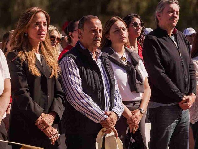 Milei busca un final feliz para la batalla de Tierras y la foto que esquivaron Kicillof y Massa