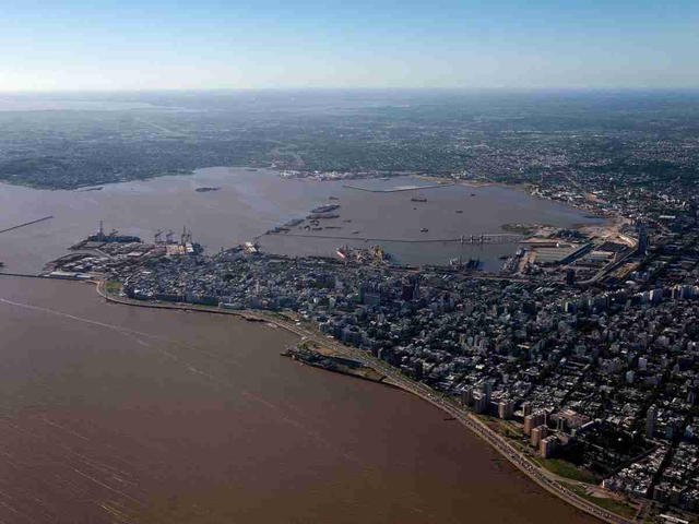 Uruguay había transmitido que el decreto argentino introducía cambios en los ríos compartidos y afectaba a sus puertos