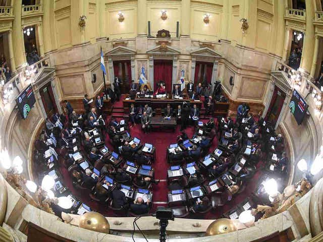 Por presión de los aliados y para evitar que se caiga la ley de propiedad privada, el Gobierno  aceptó bajar el capítulo más cuestionado
