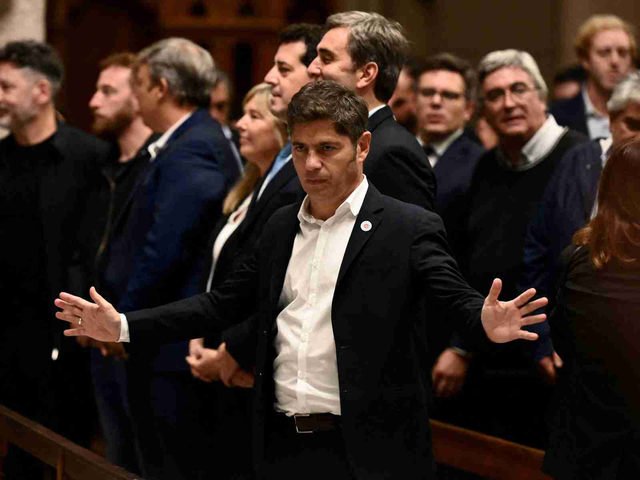 Kicillof activó el operativo para habilitar la re reelección de los intendentes en Provincia
