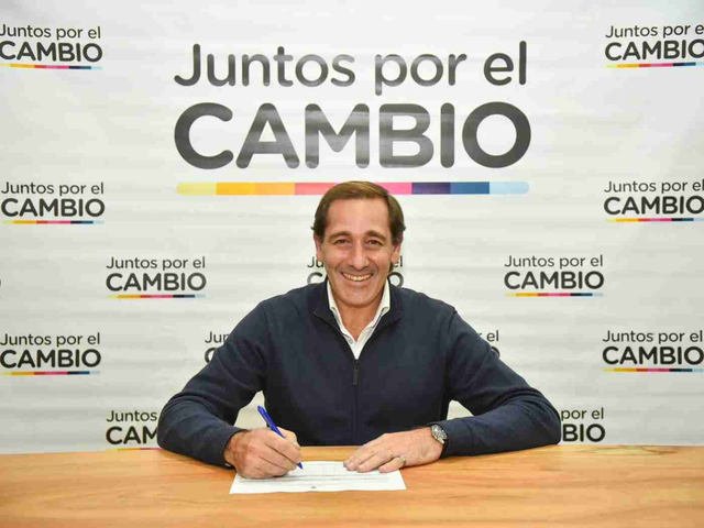 El ex intendente Garro fue imputado por corrupción en la causa por loteos ilegales en La Plata