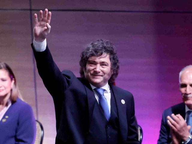 Nueva encuesta y nueva caída de Milei: ahora bajó en un ranking de presidentes de la región