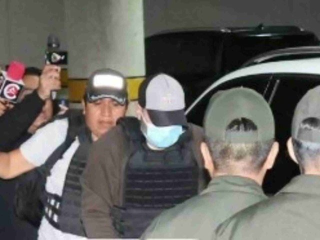 Fernando Cerimedo llegó con chaleco antibalas a la audiencia y la justicia de Bolivia define si ordena su prisión preventiva por intentar asesinar a su pareja