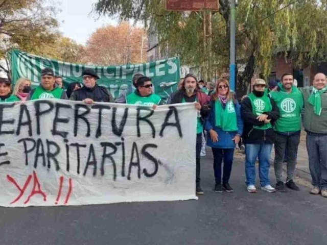 El Gobierno busca flexibilizar el cepo salarial y propone un piso de $1 millón para los sueldos más bajos