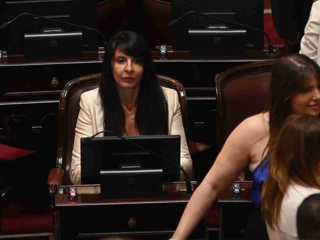 Dictan un tercer embargo para la diputada libertaria Lorena Villaverde: dice que se volvió a enterar “por los medios”