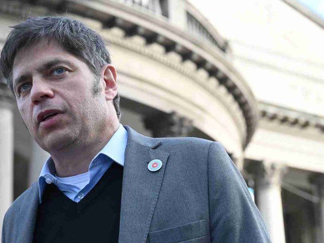 Kicillof va a Misiones para diferenciarse de Milei y prepara una demostración de fuerza interna