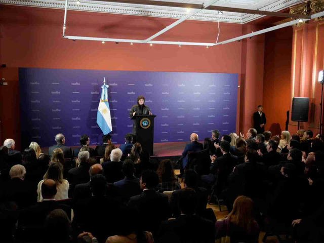 Milei se reunirá con diputados y senadores para anticipar el proyecto Malvinas y el presupuesto 2027