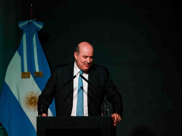 La Corte Suprema desestimó una queja de Cristina Kirchner y ratificó el sobreseimiento de Sturzenegger en la causa dólar futuro