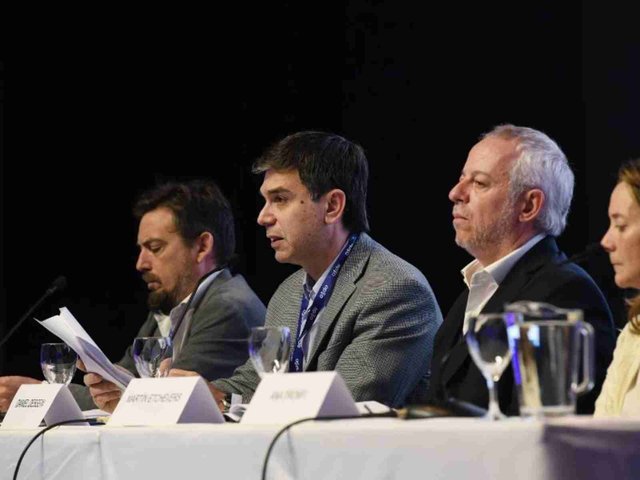 ADEPA advirtió por el impacto de la Inteligencia Artificial y alertó por los agravios del Gobierno a la prensa