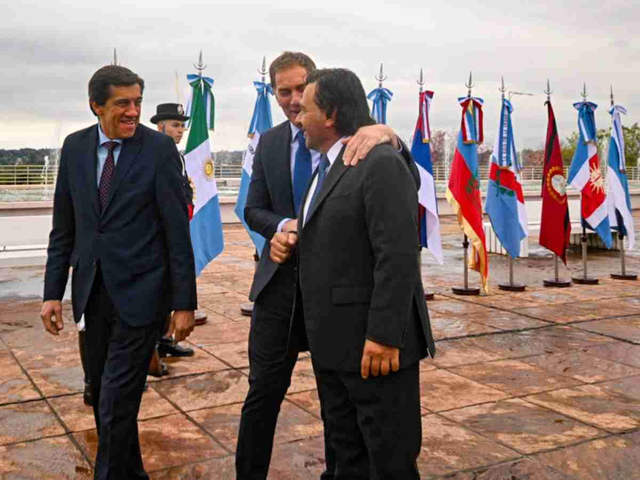 Tras el envío del Presupuesto y reactivar la reforma electoral, el Gobierno acelera un operativo para seducir gobernadores