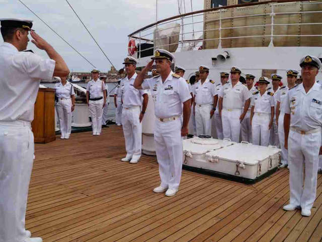 El jefe de la Armada relevó a nueve integrantes por la denuncia de presunta corrupción