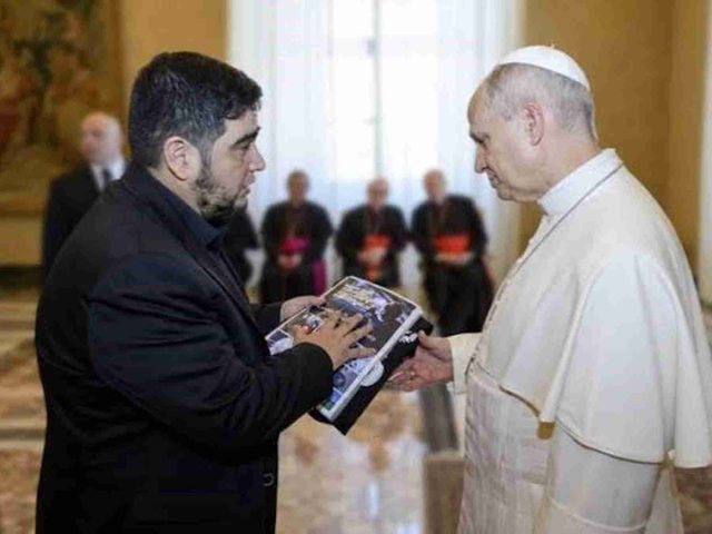 Los piqueteros le entregaron al Papa un documento sobre el drama social: culpan a Milei y no mencionan a los K