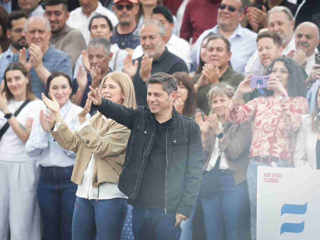 Fuerte discurso de Kicillof, con tono electoral y en plena interna con Máximo Kirchner: “Las nuevas canciones se componen de abajo para arriba”