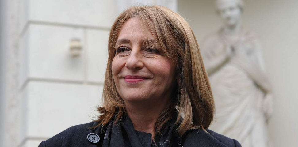 Comienza el juicio oral a la ex procuradora Gils Carbó por la compra de un edificio