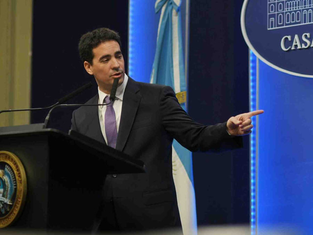 La primera reacción del Gobierno tras el intento de Adorni de justificar su enriquecimiento: “Esperaremos a que la Justicia hable”