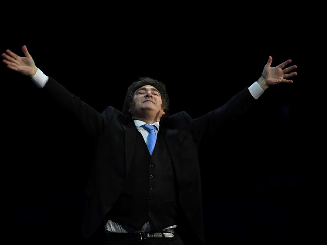 Una nueva encuesta midió a Milei en balotaje contra Kicillof, Cristina y Massa: diferencias de 2% a 5%