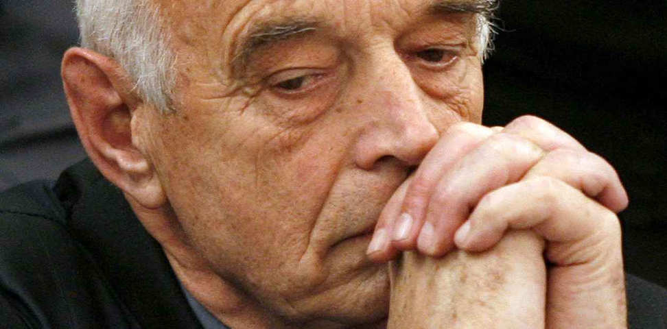 El represor Christian von Wernich pidió un permiso especial para ver al Papa en la cárcel de Devoto: “Sería un bálsamo de misericordia”