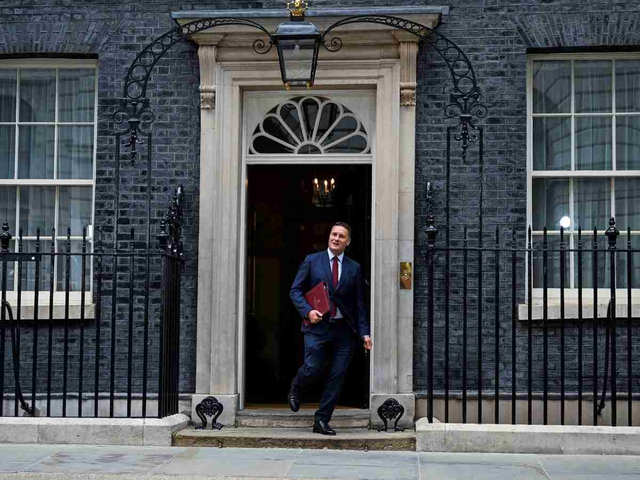 El secretario de Defensa británico dijo que están listos para defender las islas Malvinas por la fuerza