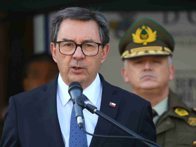 El Ministro de Defensa chileno respaldó el reclamo argentino por Malvinas, pero defendió el comercio con el gobierno británico en las islas