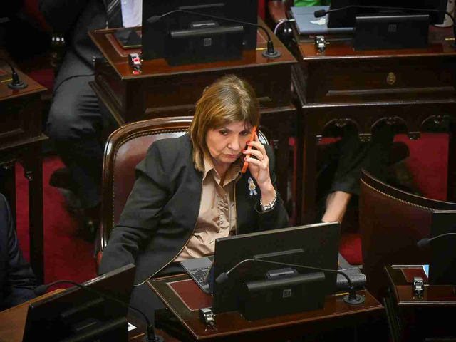 La reforma política también distancia a Bullrich del Gobierno: dice que no la consultan y que “juegan a las escondidas”