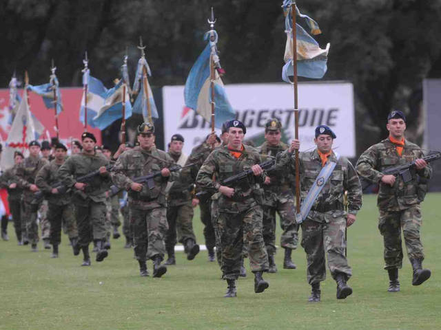 Polémica en el Ejército: denuncian descuentos compulsivos a soldados por $ 1.000 millones para financiar revistas que no se distribuyen