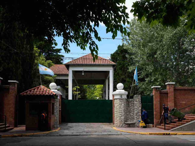 En la previa de la visita del Papa, el Gobierno denunció “amenazas a funcionarios de primer nivel” y las vinculó a los cambios en la seguridad de la Quinta de Olivos