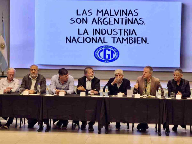 La CGT volvió a patear un paro general y convocó a una marcha en defensa de la industria