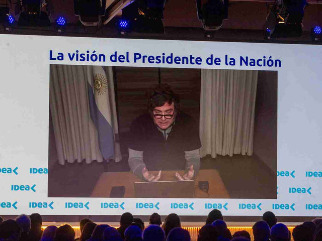 Ante empresarios, Milei dijo que en 2027 se va a elegir “el camino de la prosperidad o el de la decadencia”