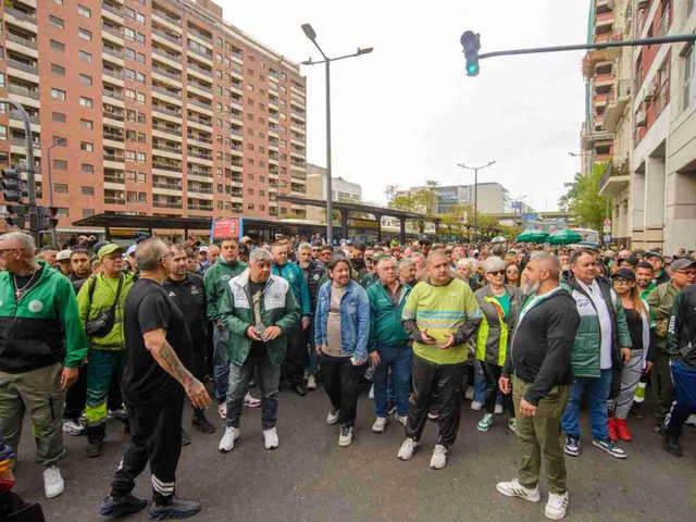 Recolección de residuos: la Ciudad no prevé indemnizar y crece la tensión con Moyano