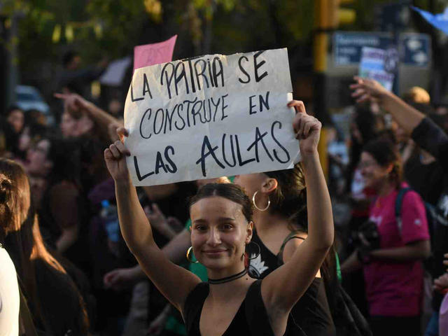 Un juez declaró inconstitucional el decreto de Milei que frenó la Ley de Financiamiento Universitario y ordenó aplicarla de inmediato