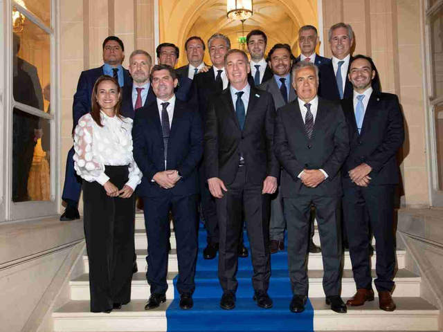 Desdoblamientos en cascada: con la reforma electoral aún trabada, 20 de las 24 provincias despegarán su elección de la nacional