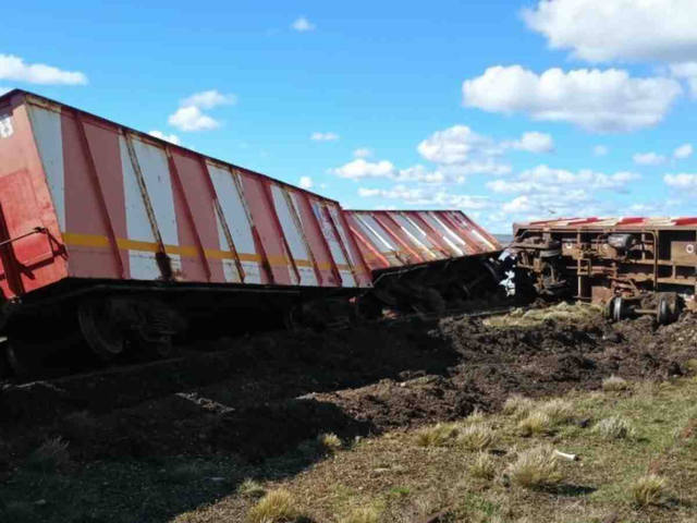 Descarrilamiento y sospechas de sabotaje en el primer cargamento de exportación desde la mina de Río Turbio
