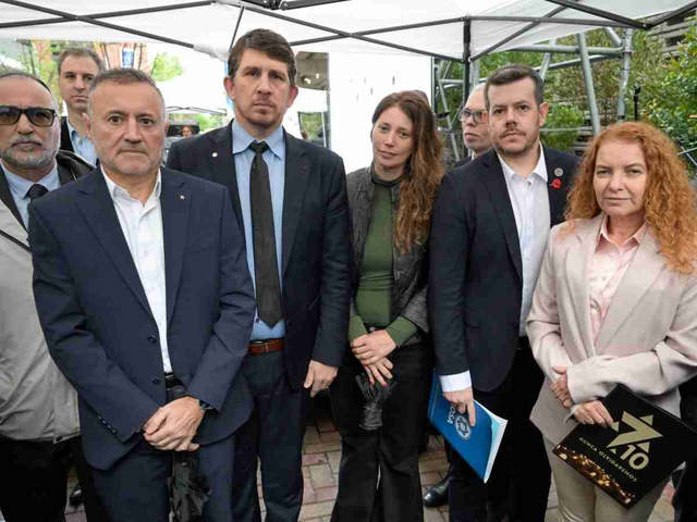 La embajadora de Israel le agradeció al Gobierno su apoyo, en un emotivo homenaje de la comunidad judía a la familia Bibas en Buenos Aires
